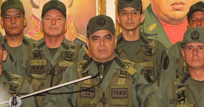 Padrino López asegura que sus soldados están dispuestos a morir por Maduro si el hambre no los mata primero