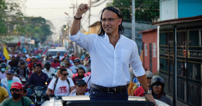 Chavismo disfraza a Arreaza como María Corina para que la gente vaya a sus marchas