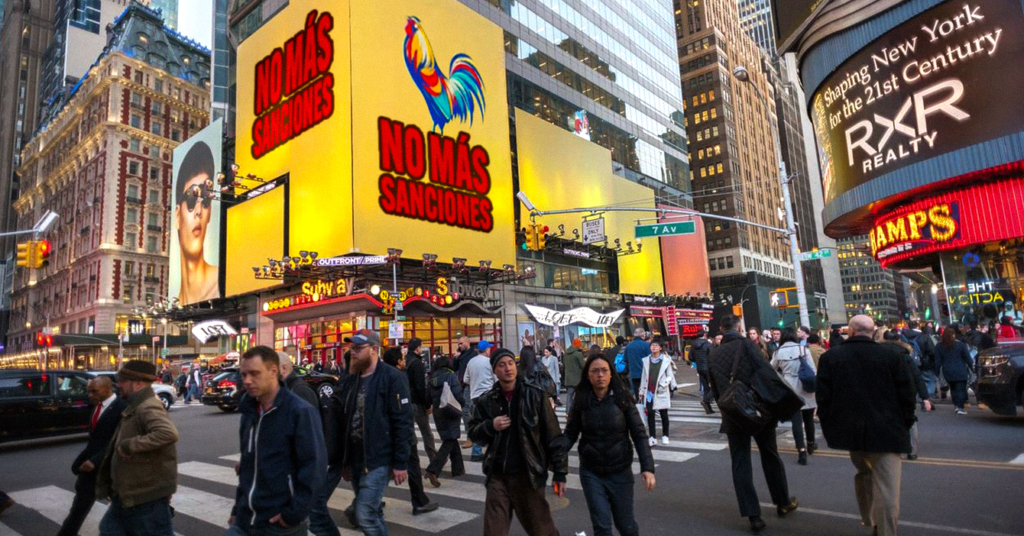 Gobierno paga por propaganda en Times Square para pedir que quiten las sanciones