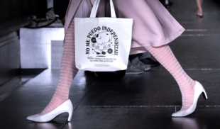 Tote Bag de El Chigüire Bipolar protagoniza la New York Fashion Week