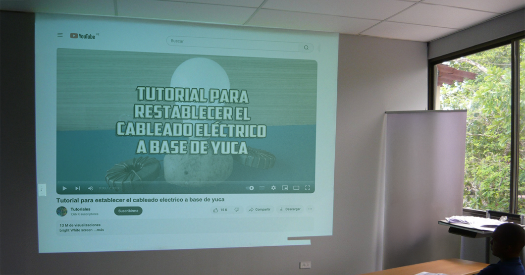 Ministerio de Educación reemplaza profesores con tutoriales en YouTube