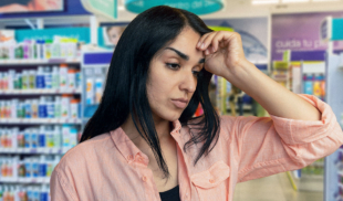 Chama se debate entre pagar un año de universidad o comprar productos de skincare