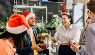 TRAGEDIA: Fiesta de navidad de la empresa era una trampa para una actividad de recursos humanos