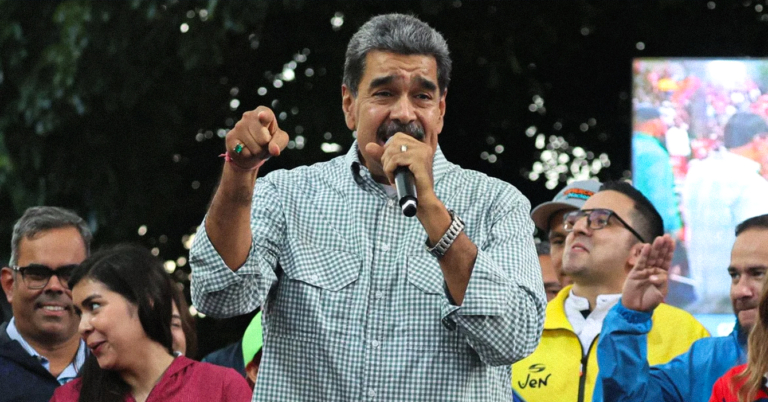 Maduro arremete contra Simón Díaz porque las vacas 