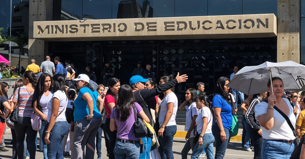 Ministerio de Educación prohíbe la elección de la reina del carnaval para que no saquen las actas